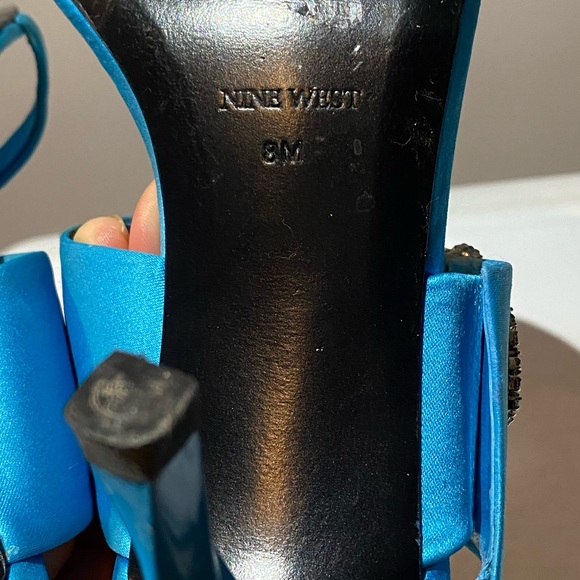Nine West satin open toe sandal heels size 8 - Picture 9 of 11